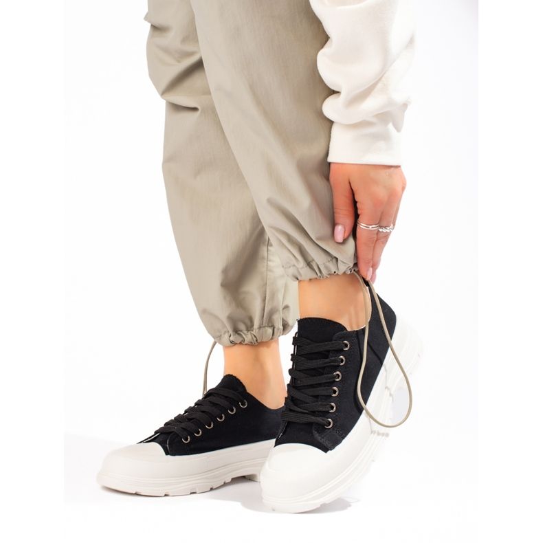 SHELOVET Baskets noires sur la plateforme le noir 1