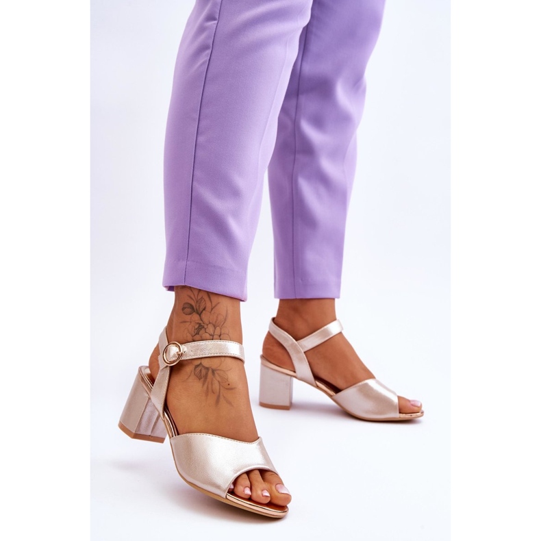 Vinceza Sandales en cuir confortables sur un talon doré Bellamy 2
