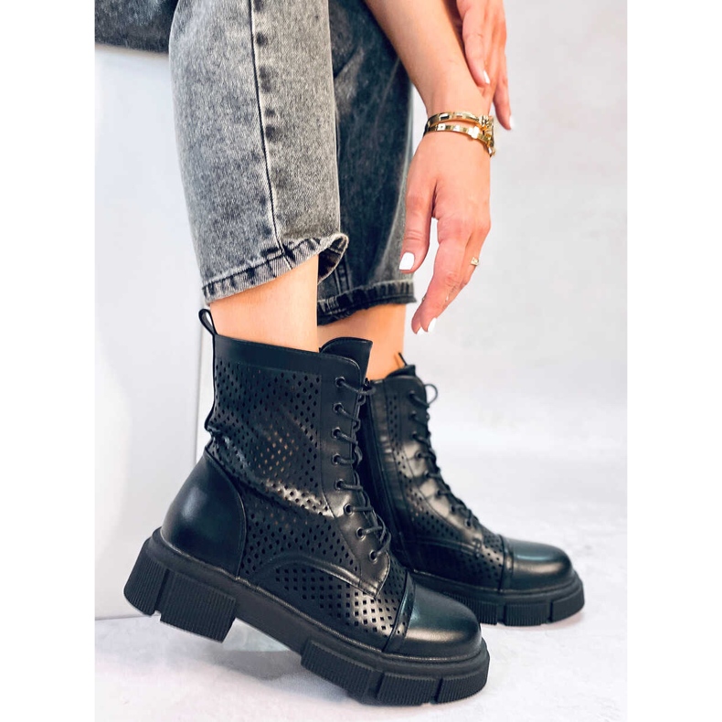 BM Bottines à lacets Wyman noires ajourées le noir 1