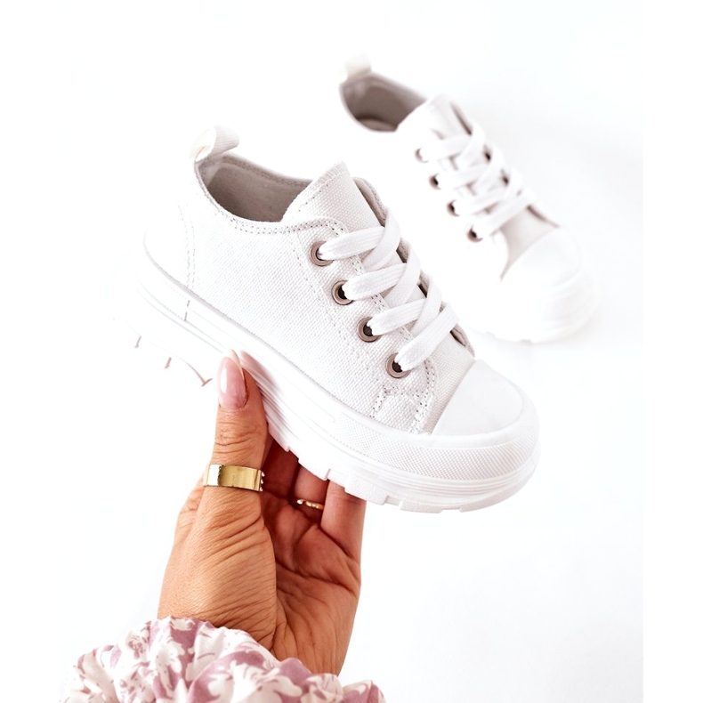 Baskets pour enfants sur la plate-forme blanche 2 Baskets pour enfants sur la plate-forme blanche 2