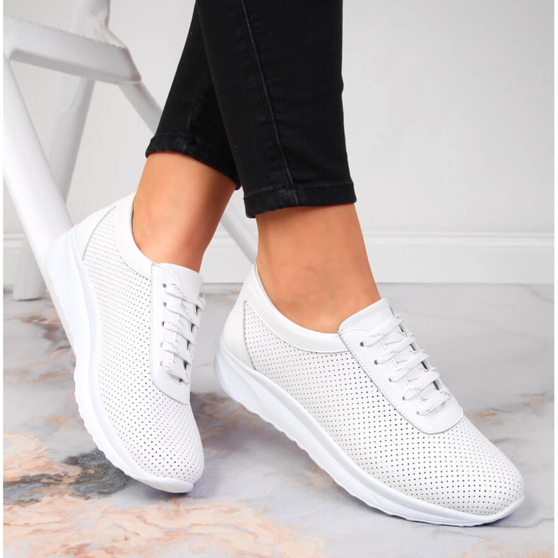 Chaussures femme cuir blanc ajouré T.Sokolski W22-382 1