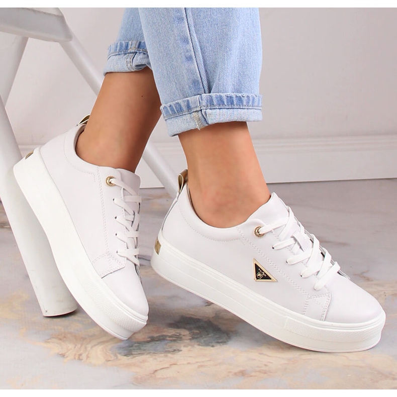 Chaussures en cuir pour femmes sur la plate-forme blanc Filippo DP3533/23 1