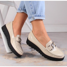 Mocassins laqués beiges pour femmes sur la plate-forme Sergio Leone MK757 1 Mocassins laqués beiges pour femmes sur la plate-forme Sergio Leone MK757 1