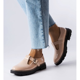 PA1 Chaussures laquées beiges de chez Vaden 1 PA1 Chaussures laquées beiges de chez Vaden 1