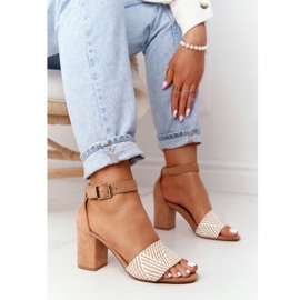 EVE Sandales lune de miel marron clair avec tressé sur une barre beige 3