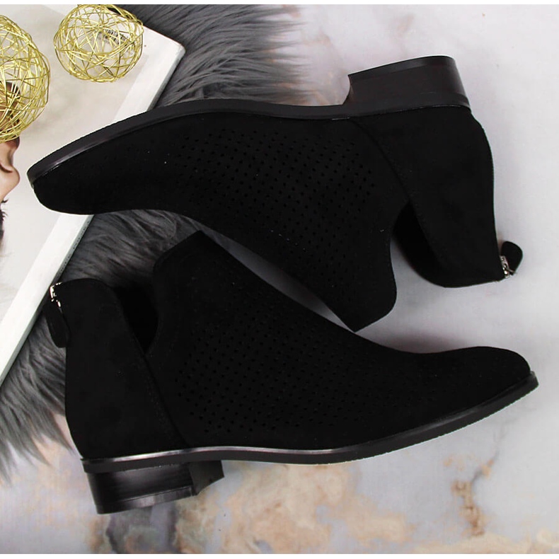 Bottines Spring ajourées en daim noir Vinceza 1