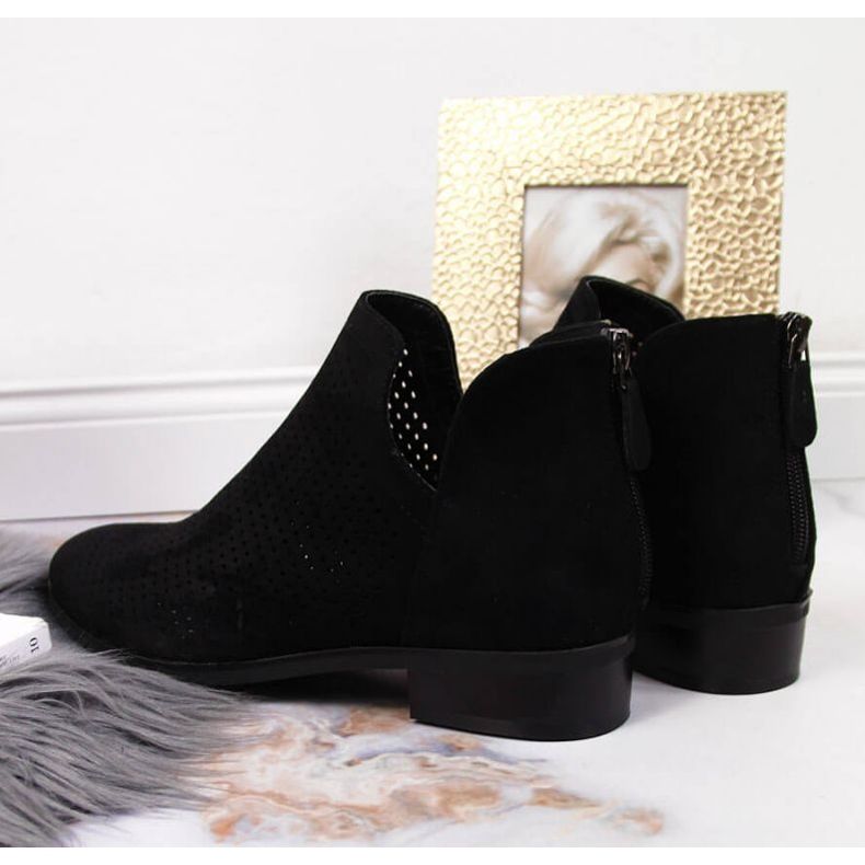 Boots daim noir ajouré femme W Vinceza 2