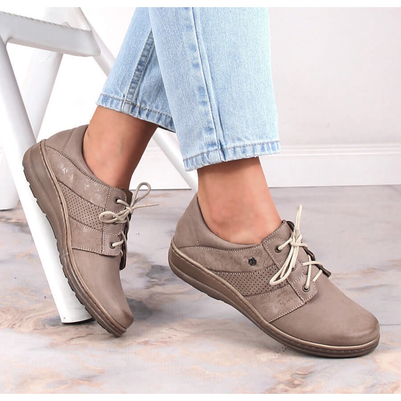 Chaussures à lacets confortables en cuir pour femme beige Helios 399 1 Chaussures à lacets confortables en cuir pour femme beige Helios 399 1