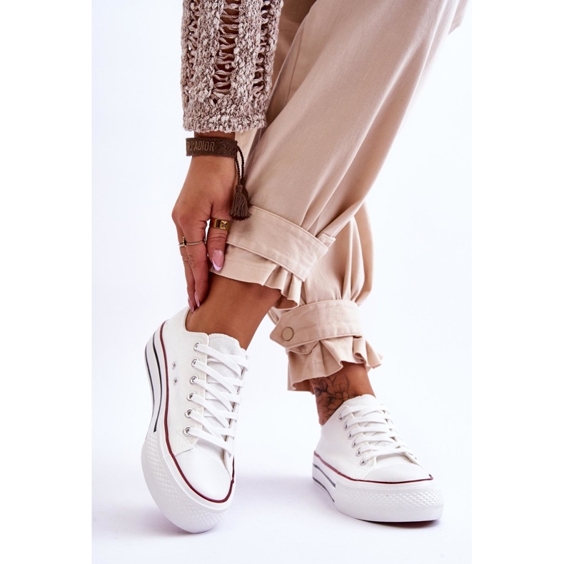 FB2 Baskets pour femmes sur une plate-forme massive White Ember blanche 2