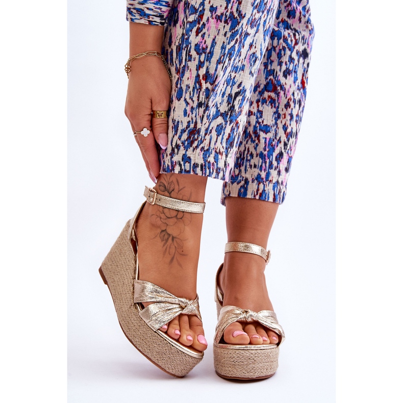 Sandales compensées dorées Kendall pour femme d'or 1 Sandales compensées dorées Kendall pour femme d'or 1