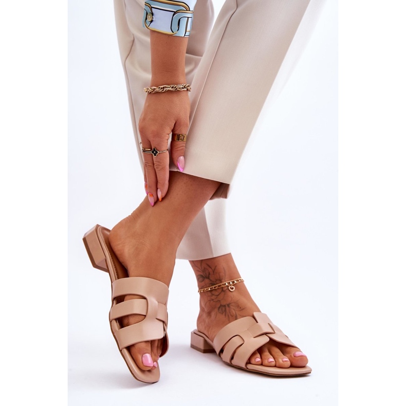 FJ1 Chaussons Classiques en Cuir pour Femme Beige Fendy 2 FJ1 Chaussons Classiques en Cuir pour Femme Beige Fendy 2