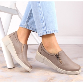 Chaussures compensées confortables en cuir pour femme beige Helios 404-02 1