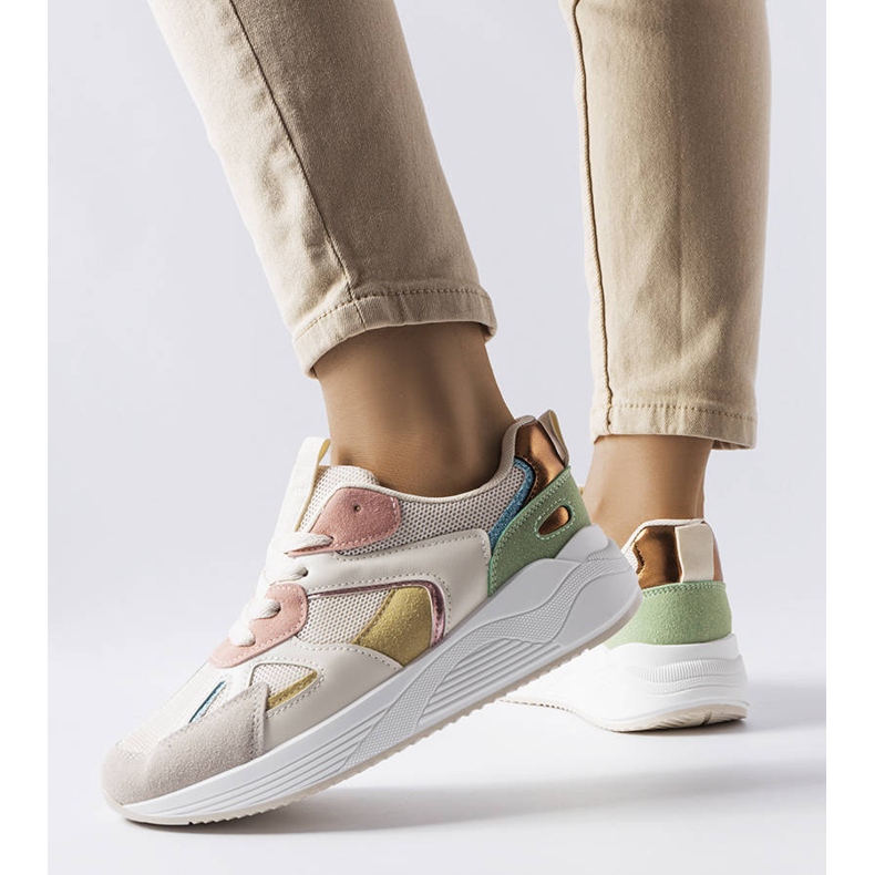 BM Baskets beiges en matériaux mixtes de Riel 1