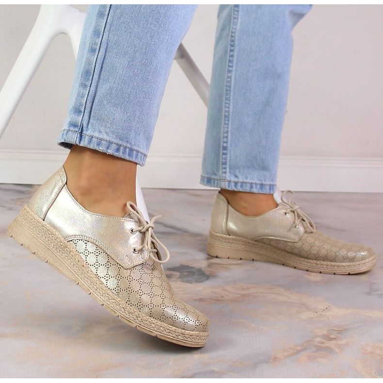 Chaussures confortables en cuir pour femmes dorées Helios 401 2