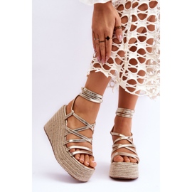 FJ1 Sandales compensées dorées Margaritt 1