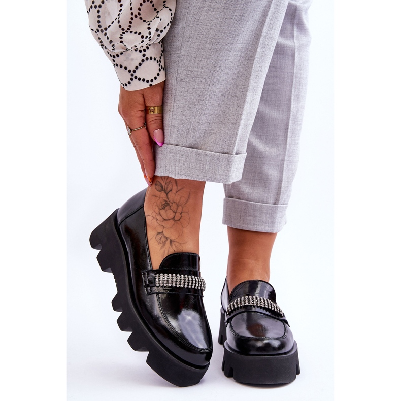 Mocassins à la mode sur la plate-forme avec décoration Laura Messi 2600 Black noir 1