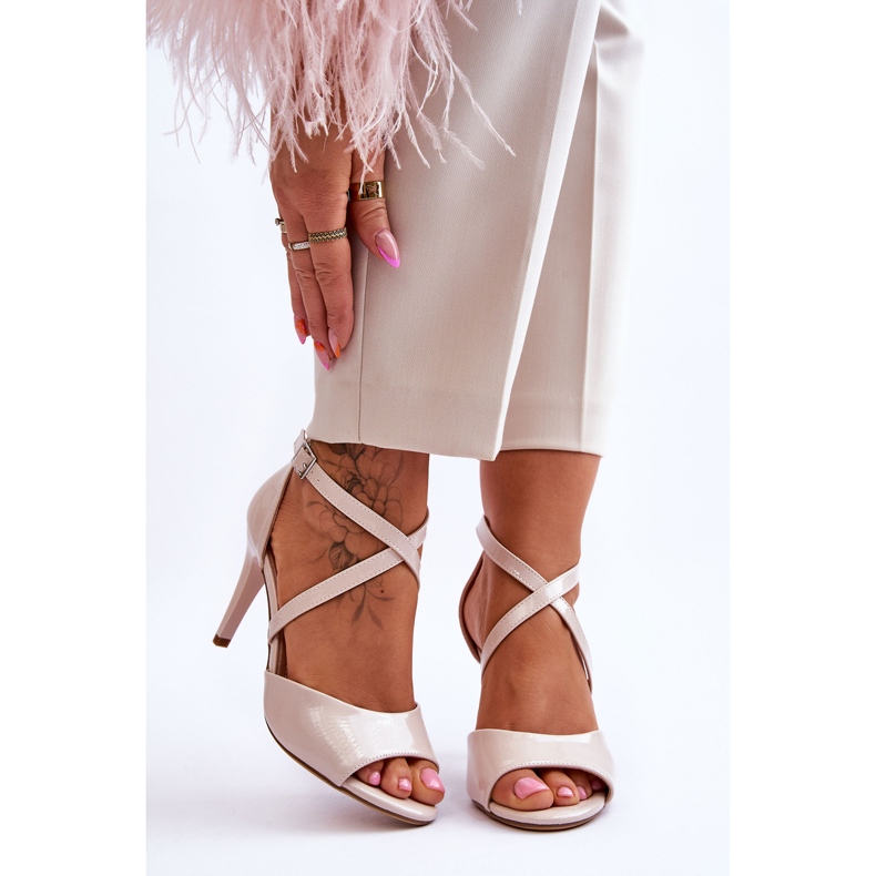 Sergio Leone Sandales à la mode sur un talon haut laqué beige Loressa 1