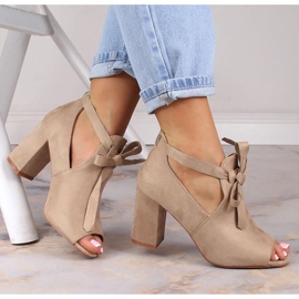 Sandales en daim beige sur le poteau nouées avec un nœud Potocki YQ21023 1
