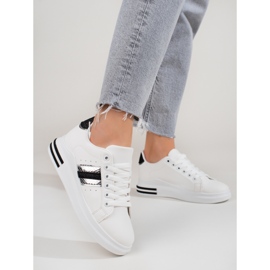 Baskets pour femmes Shelovet sur une plate-forme haute blanche 1 Baskets pour femmes Shelovet sur une plate-forme haute blanche 1