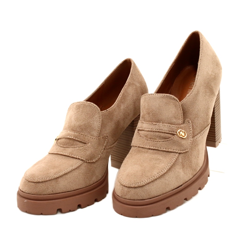 Evento Mocassins à la mode sur la plate-forme et la barre beige 3 Evento Mocassins à la mode sur la plate-forme et la barre beige 3