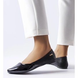 Ballerines élégantes laquées noires de Valpan le noir 1