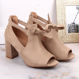Sandales en daim beige sur le poteau nouées avec un nœud Potocki YQ21023 5