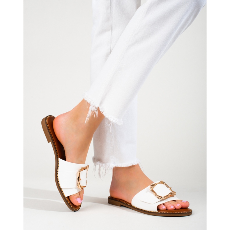 Tongs élégantes blanches à boucle Shelovet 2 Tongs élégantes blanches à boucle Shelovet 2