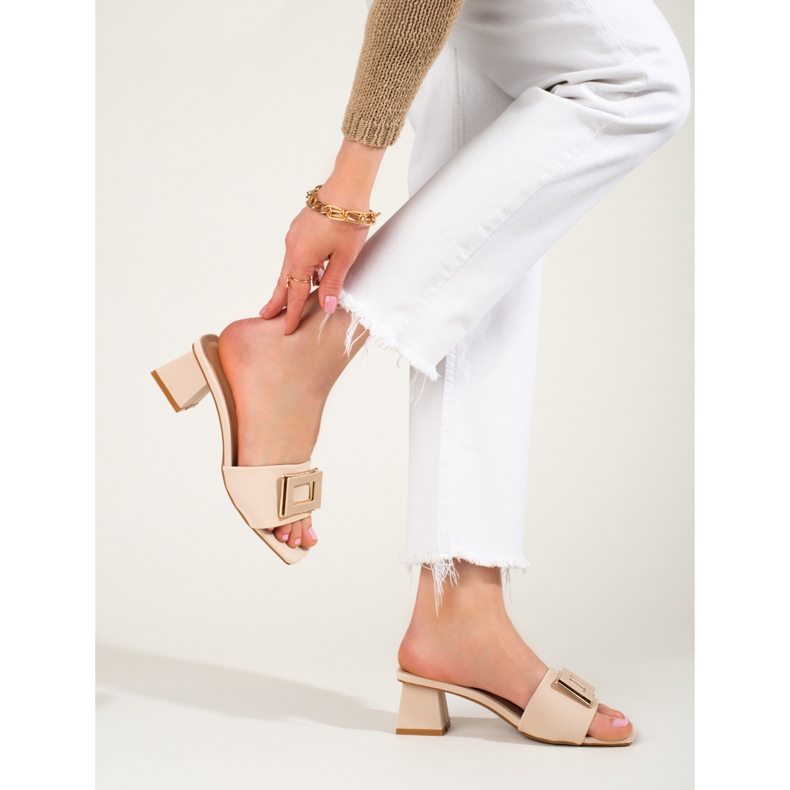Chaussons pour femmes à petit talon Shelovet beige 2