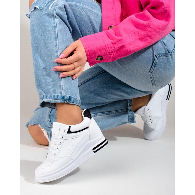 Baskets blanches à semelle compensée cachée de Shelovet 1