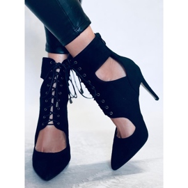 Boots découpées sur un pin Demi Nero le noir 1