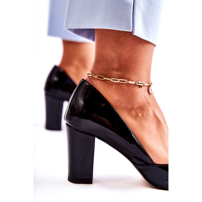 Alberto Violli Pompes verni aux femmes sur le post noir 4