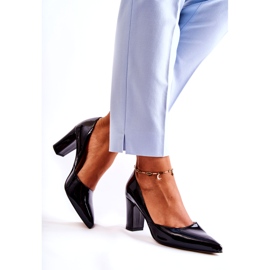 Alberto Violli Pompes verni aux femmes sur le post noir 2