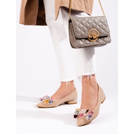 Escarpins pour femmes à talons bas beige 1