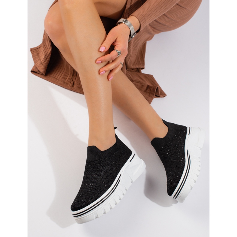 Chaussures de sport noires en textile à semelle épaisse de T.Sokolski 1