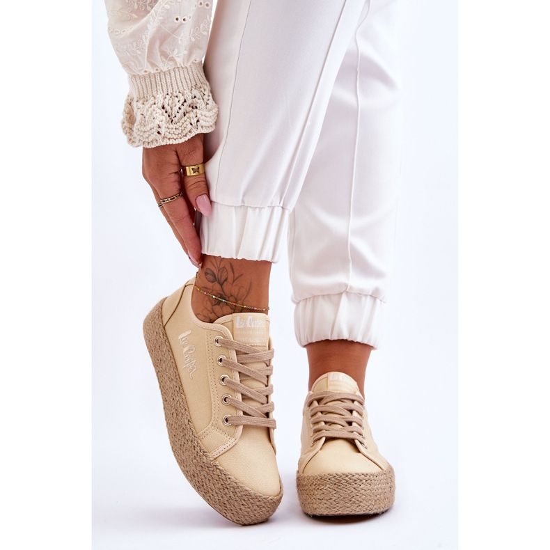 Baskets tressées à la mode Lee Cooper LCW-23-31-1795L Beige 1
