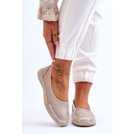 Ballerines beiges ouvertes en cuir féminine 1