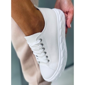 BM Baskets femme Agila Blanc blanche 1