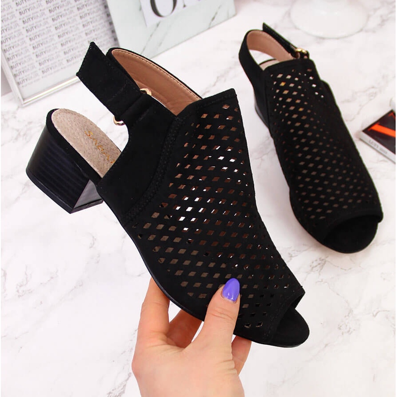 Sandales ajourées pour femmes noires Sabatina DM19-27 2