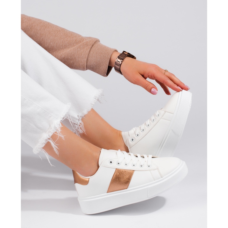 Baskets blanches pour femmes sur la plateforme Shelovet 2 Baskets blanches pour femmes sur la plateforme Shelovet 2