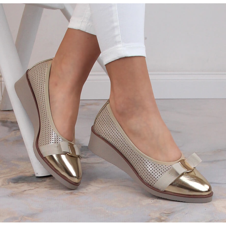 Chaussures femme compensées dorées ajourées Potocki SZ12037 d'or 1