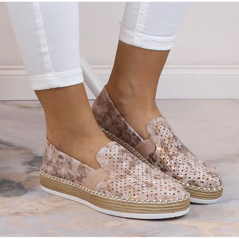 Chaussures à enfiler confortables en or rose ajouré pour femmes Rieker L7852-31 doré 2
