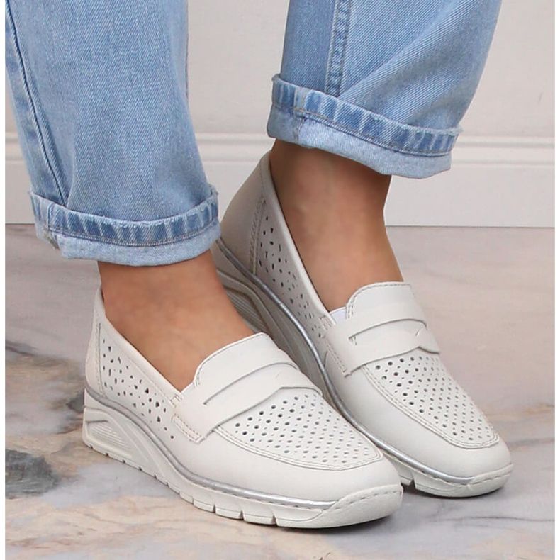 Chaussures compensées ajourées en cuir pour femmes Rieker N3356-80 blanche 1