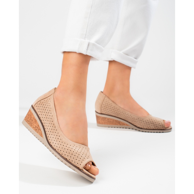 W. Potocki Escarpins compensés daim ajouré femme Potocki beige 1