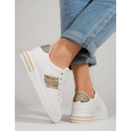 Baskets pour femmes Shelovet sur une plate-forme haute blanche 1