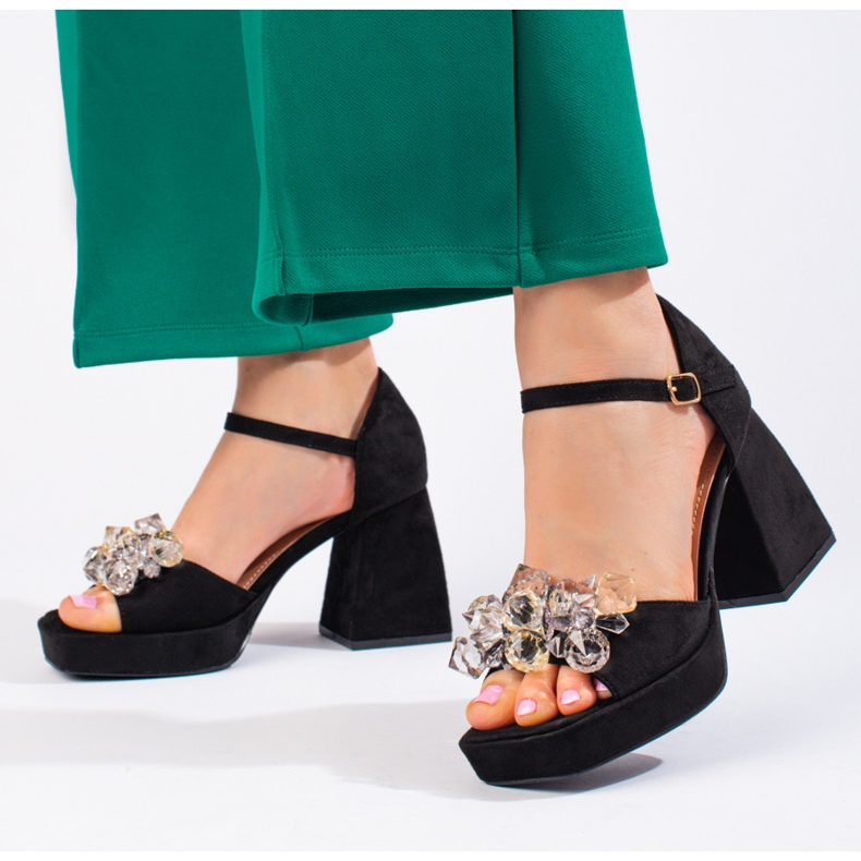 Sandales noires à talons carrés avec perles Shelovet le noir 2 Sandales noires à talons carrés avec perles Shelovet le noir 2