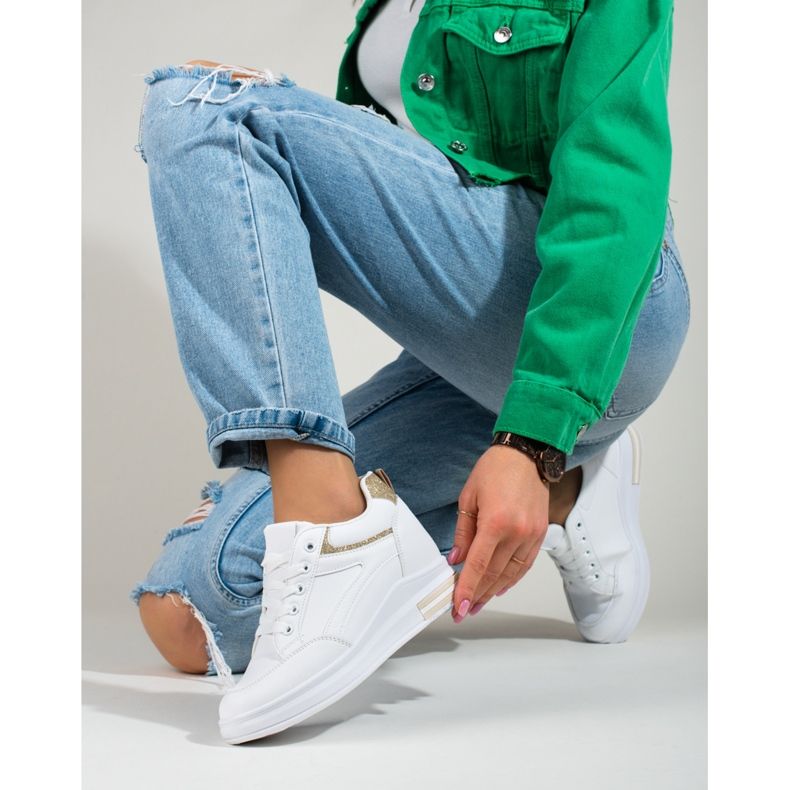 Baskets blanches à semelle compensée cachée de Shelovet 1