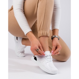 Chaussures de sport blanches ajourées Shelovet 2 Chaussures de sport blanches ajourées Shelovet 2