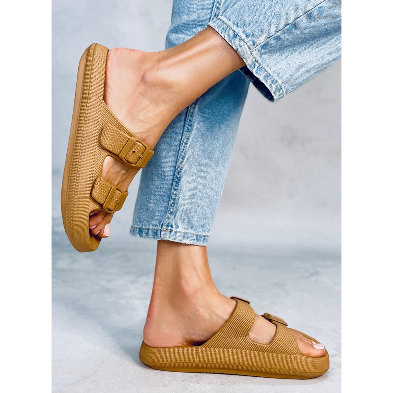 Claquettes en caoutchouc kaki Aryn brun 2