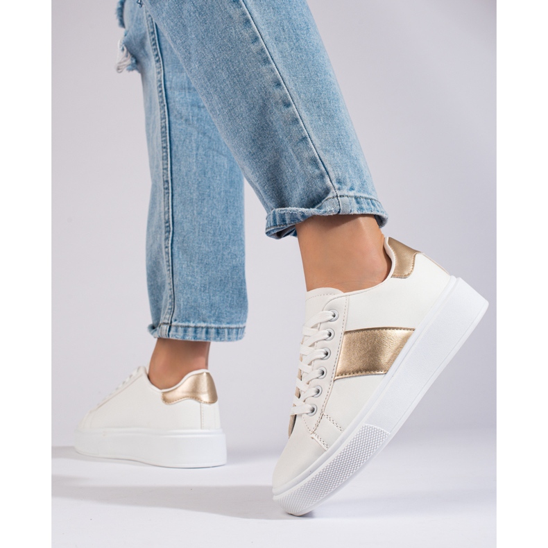 Baskets blanches pour femmes sur la plateforme Shelovet 2