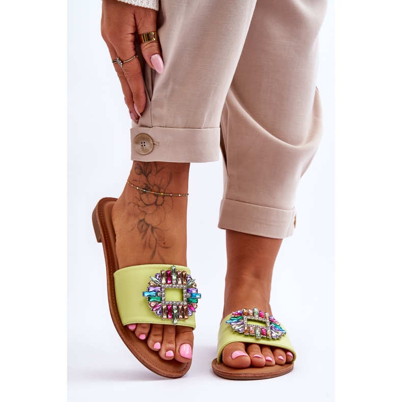 Pantoufles à la mode pour femmes avec décoration Halsey verte 1